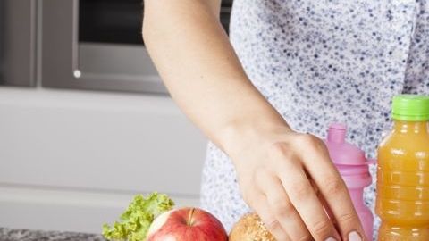 Alarga la vida de los alimentos básicos de la cocina y cuida tu salud.