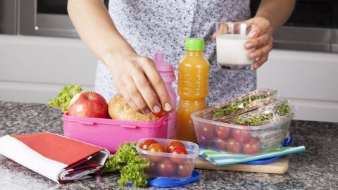 Alarga la vida de los alimentos básicos de la cocina y cuida tu salud.