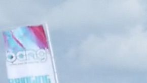 El modelo Santiago Schiavo durante un partido del torneo "Model Volleyball" en Miami Beach.