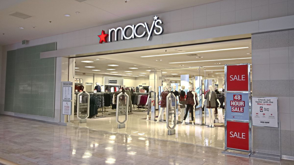 Macy’s cuts hours due to increase in Covid-19 cases