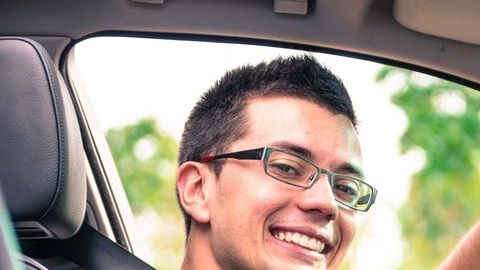 Cuando los concesionarios quieren deshacerse de su inventario, ellos rematan los autos