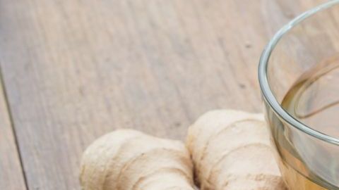 El té de cáscara de piña y jengibre se destaca por su alto contenido en antioxidantes y su poder desinflamatorio.