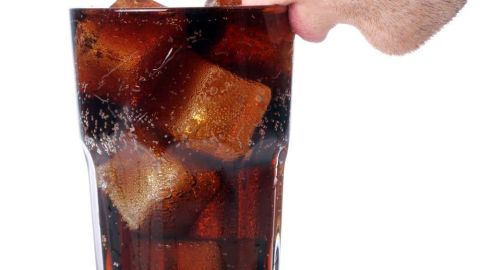 El alto consumo de refrescos esta directamente relacionado con peligrosas enfermedades degenerativas.