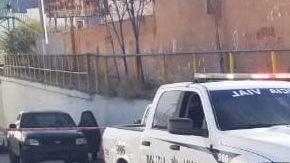 Sicarios atacan a balazos a escoltas de gobernador de Chihuahua