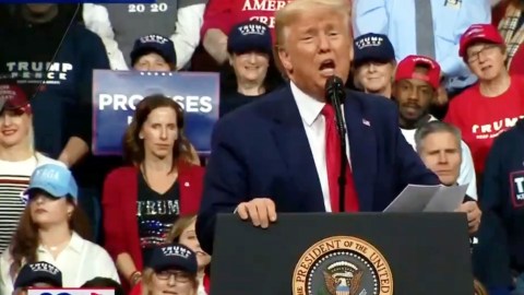 El presidente Trump en su mitin en New Hampshire.