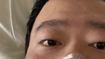 Li Wenliang publicó en las redes sociales una foto suya desde su cama en el hospital el 31 de enero. Al día siguiente fue diagnosticado con coronavirus.