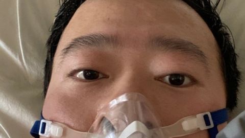Li Wenliang publicó en las redes sociales una foto suya desde su cama en el hospital el 31 de enero. Al día siguiente fue diagnosticado con coronavirus.