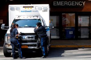 Atraparon a preso hispano reincidente que había huido de hospital en Midtown Nueva York