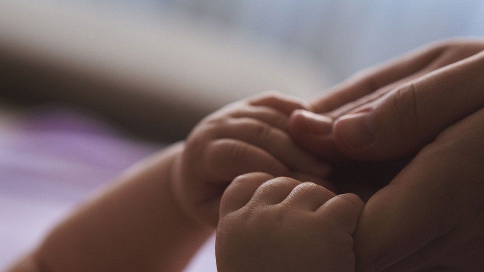 Lavador De Autos Rescata A Bebe Abandonada En Una Calle De Republica Dominicana El Diario Ny