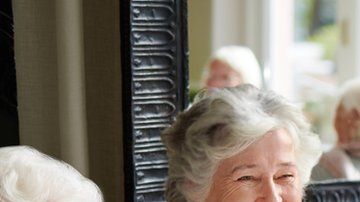 Según la Organización Mundial de la Salud, las mujeres viven al menos 1,4 años más que los hombres, ¿a qué se debe esto?