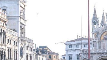 Sin gente, Venecia no parece Venecia.