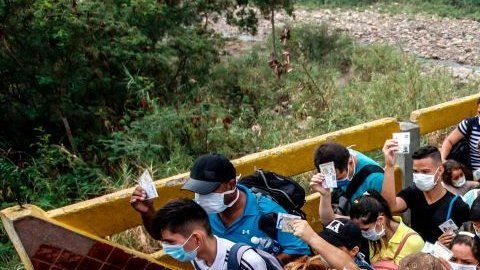 En algunos países latinoamericanos los contagiados por Covid-19 ya se duplican cada dos días. ¿Cómo?
