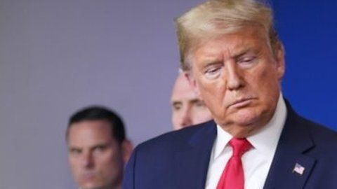 Sin polemizar con el presidente en público, Fauci se ha convertido en el "explicador en jefe".