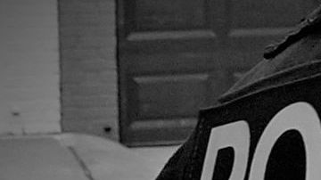 Agente de Inmigración y Aduanas (ICE).