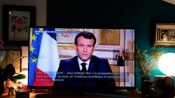 El presidente Emmanuel Macron se dirigió a los franceses el lunes.