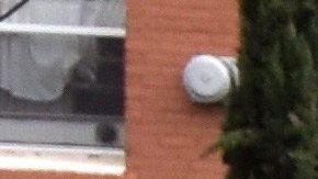 Cherry Morse recogió las comidas de sus hijos y de los otra familia en la escuela Robert F. Kennedy.