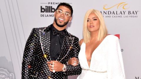 Anuel AA junto a Karol G.