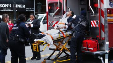 Las llamadas a los servicios de emergencias médicas en NYC han aumentado en 50% del volumen normal.