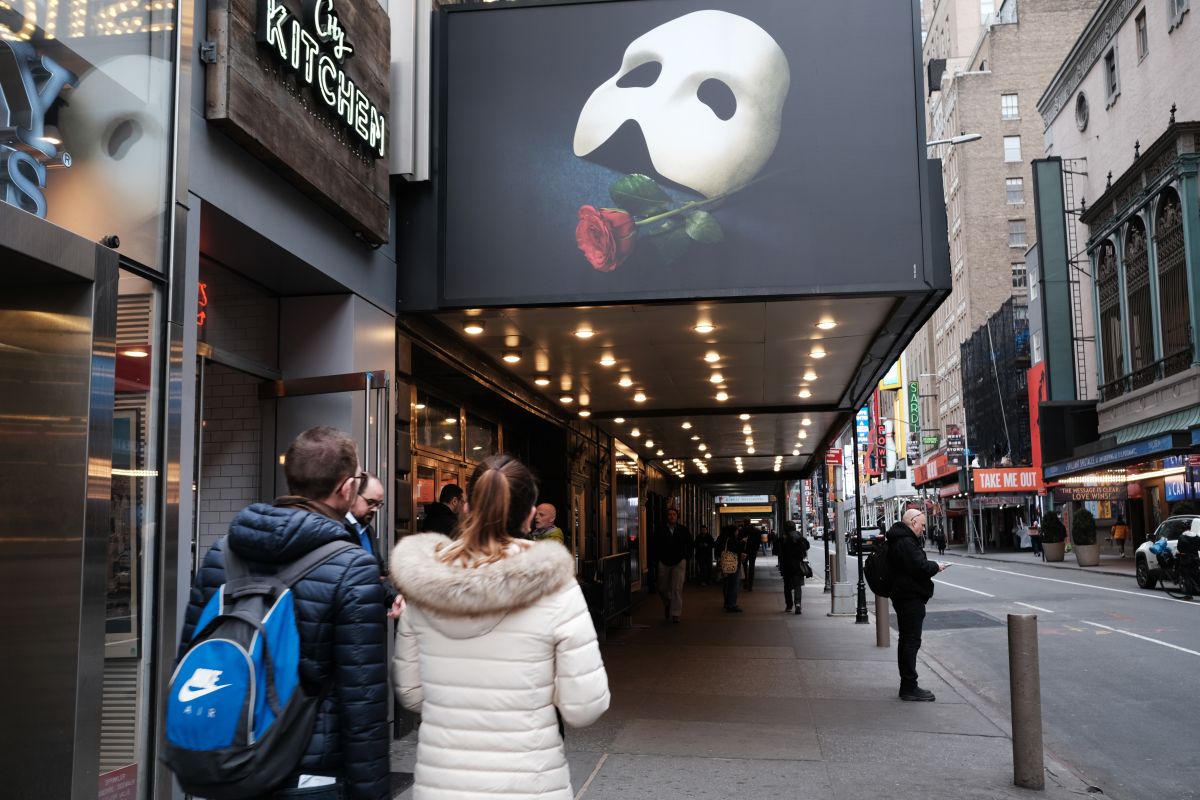 La industria de Broadway tiene un impacto económico de $15,000 millones de dólares anuales en la Gran Manzana.
