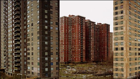 Las personas mayores residen aquí se encuentran entre los más vulnerables .