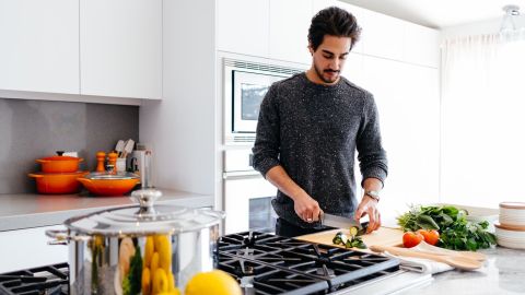 Aprender sobre las técnicas e ingredientes más saludables para cocinar, te ayudará a conseguir el peso ideal.