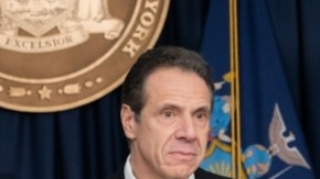 El alcalde Bill de Blasio y el gobernador Andrew Cuomo se juntan para calmar a los neoyorquinos tras confirmarse el primer caso.
