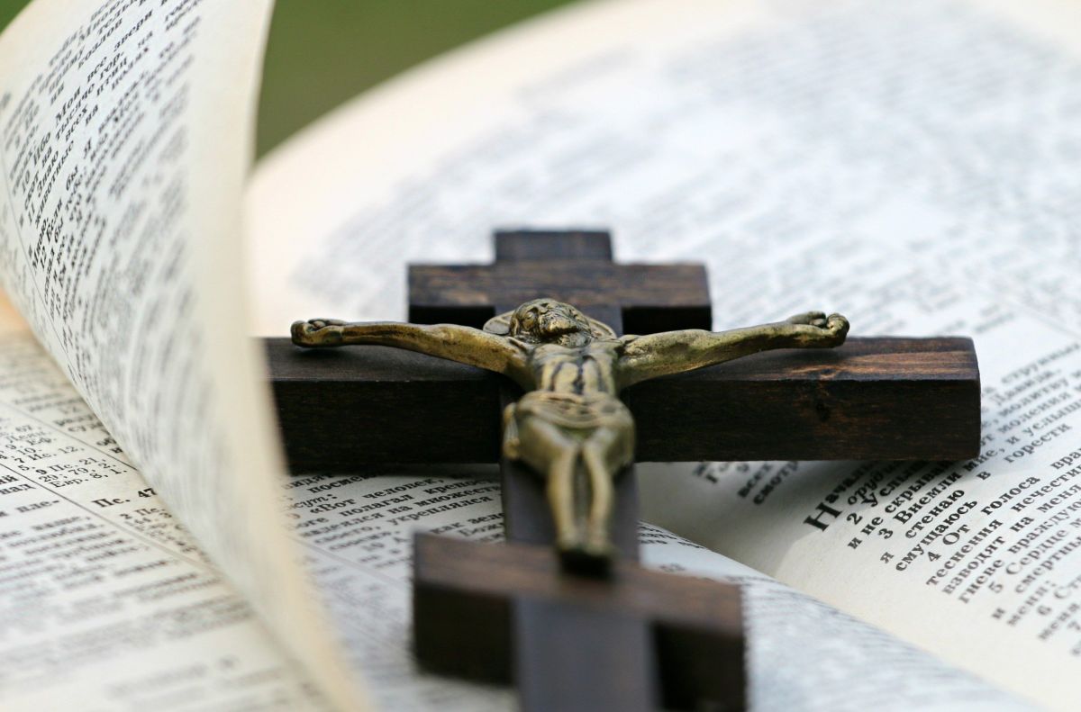 Imagen de una cruz.