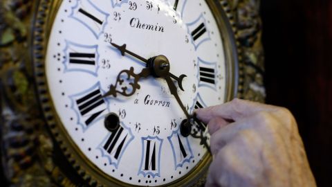 U.S. Prepares To Set Clocks Back As Daylights Saving Time Ends