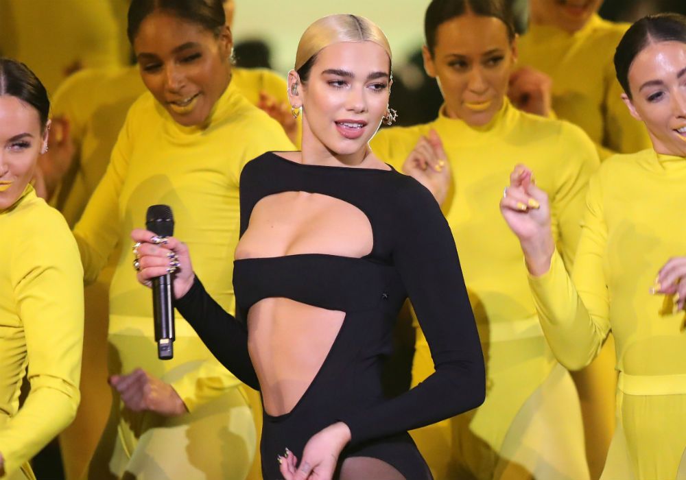 Brutal! Dua Lipa expone sus pechos con un sostén de transparencias que no  deja nada a la imaginación - El Diario NY