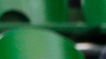 Los jugadores de Ecuador celebran con el capitán del equipo Raúl Viver, después de derrotar a Japón en los clasificatorios de la Copa Davis en Miki, Prefectura de Hyogo, Japón EFE / EPA