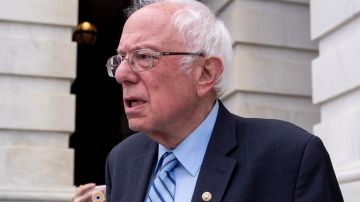 Bernie Sanders consideró insuficiente el pago único de $1,000 que proponen los republicanos.