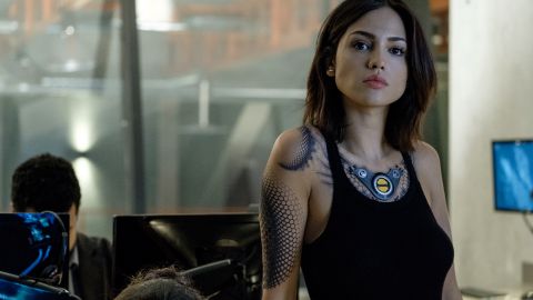 Eiza González en una escena de Bloodshot.