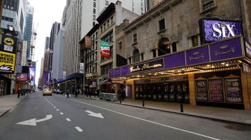 Todos los lugares de ocio, además de Broadway, deberán cerrar.