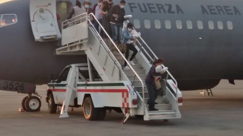 El avión trajo de vuelta a 134 mexicanos que estaban en Cuba.