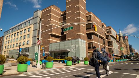 La universidad a la acudía el hijo del abogado también está en alerta.