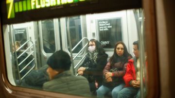 Los neoyorquinos buscan evitar el contagio.