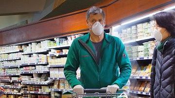 La mayoría de suspermercados está limitando la compra de algunos productos.