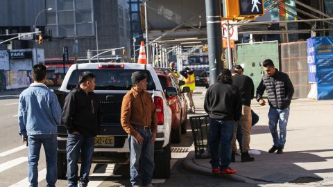 Se está registrando una la gran cantidad de solicitudes en varios estados por lo que deberás ser paciente.