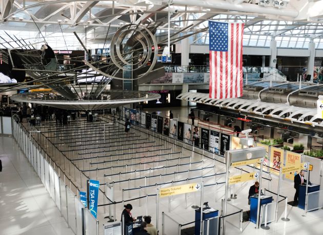Sigue cerrado por falla eléctrica Terminal 1 del aeropuerto JFK de Nueva York al comenzar feriado Presidents’ Day: el caos se perfila hasta el sábado