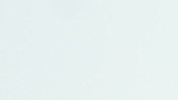 Autos esperan para entrar en una instalación de pruebas de COVID-19 en Paramus, NJ.