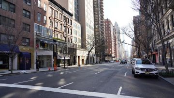 La avenida Madison desierta por la cuarentena parcial por coronavirus en NY.