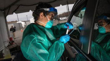 Las autoridades temen que la pandemia de coronavirus siga cobrando vidas en EEUU.