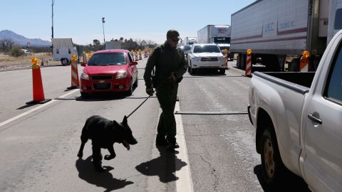 La frontera de las ciudades gemelas de Nogales es una de las más transitadas.