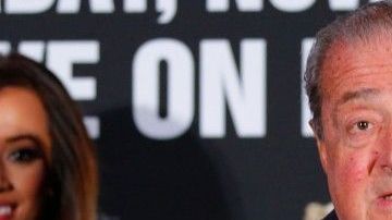 Bob Arum dijo que a sus 88 años, su única medida de salud es fumar marihuana.