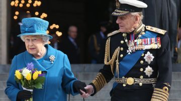 El príncipe Felipe junto a la Reina Isabel II.