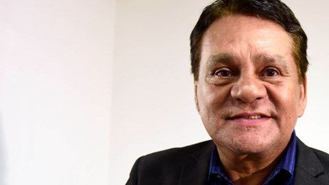 Roberto Durán mostró la forma correcta en la que deben lavarse las manos para evitar el contagio de coronavirus.