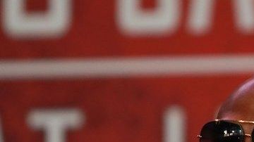 Floyd Mayweather lamentó el fallecimiento de la madre de sus hijos con mensajes en redes sociales.