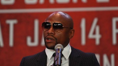 Floyd Mayweather lamentó el fallecimiento de la madre de sus hijos con mensajes en redes sociales.