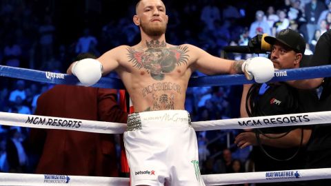 Conor McGregor ya sabe lo que es subir al ring, lo hizo ante Floyd Mayweather, en 2017.