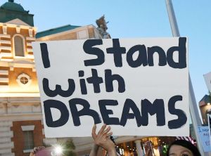 Administración Trump propina duro golpe a 'dreamers' universitarios